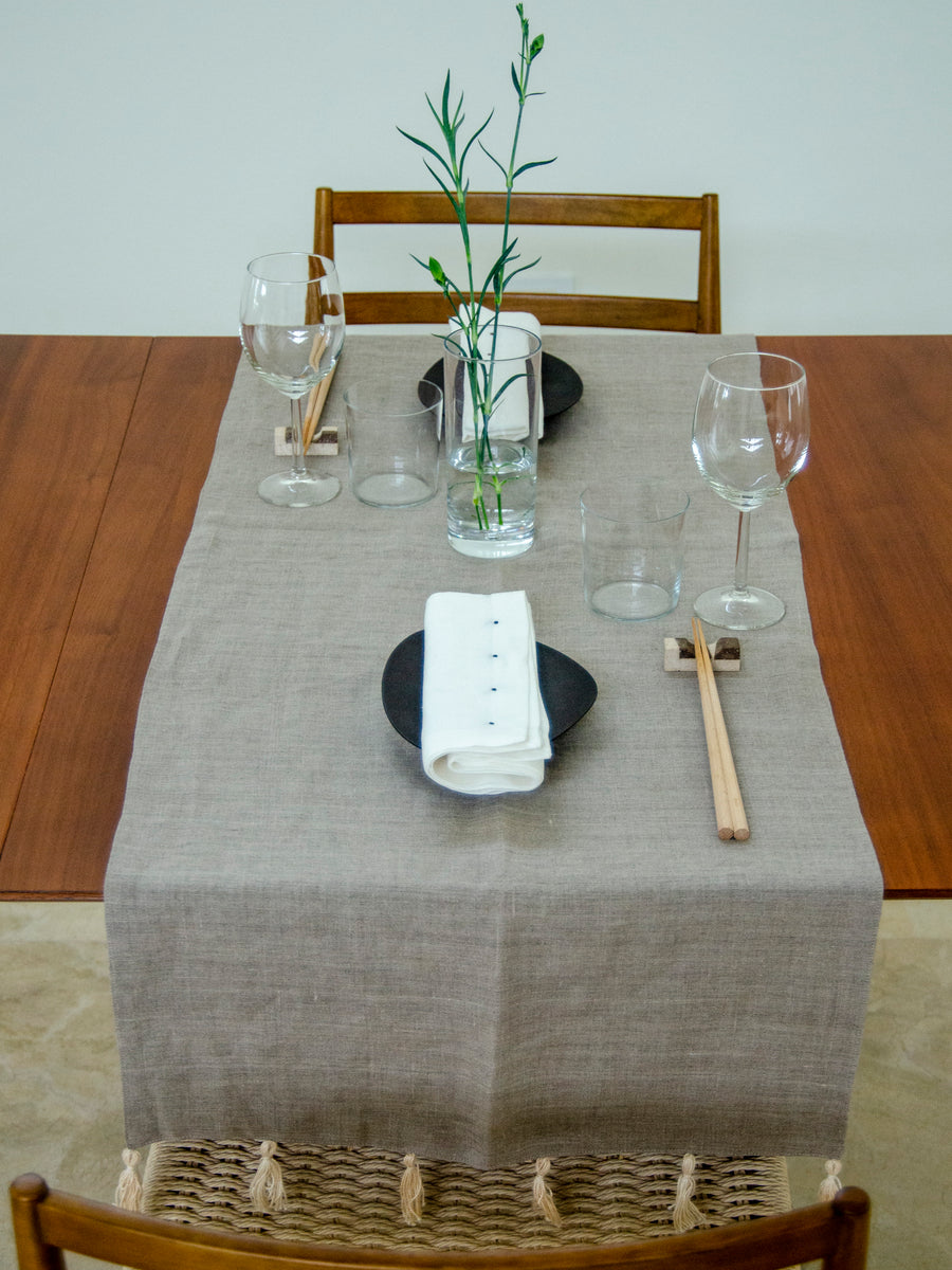DINNER DATE runner